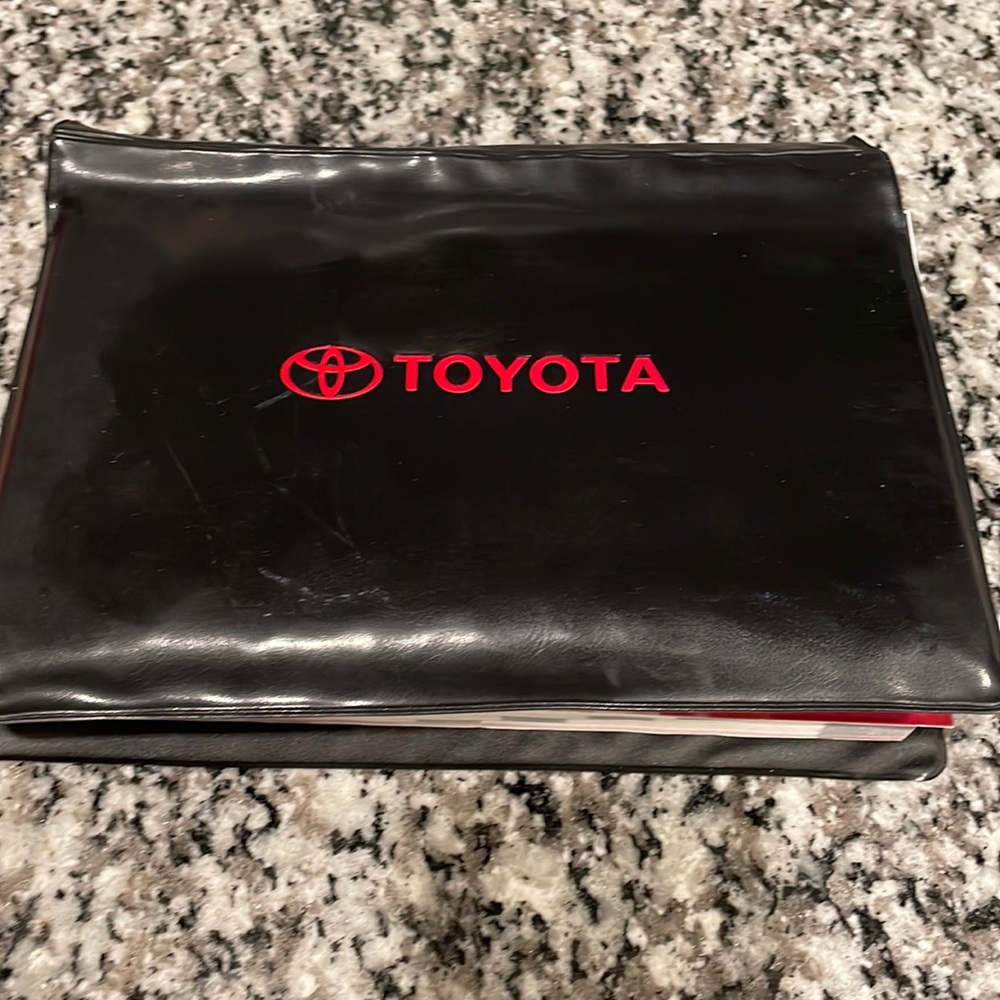 2009 Toyota Corolla Owners Manual and misc